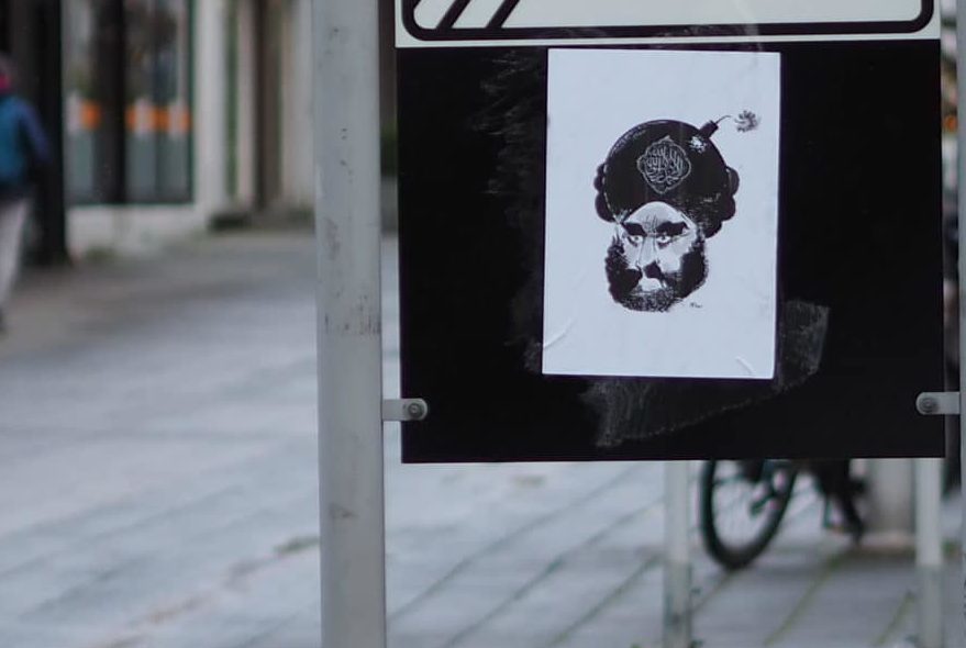 Muhammed-karikaturer hengt opp på moské i Bergen&nbsp;<span>(+)</span>