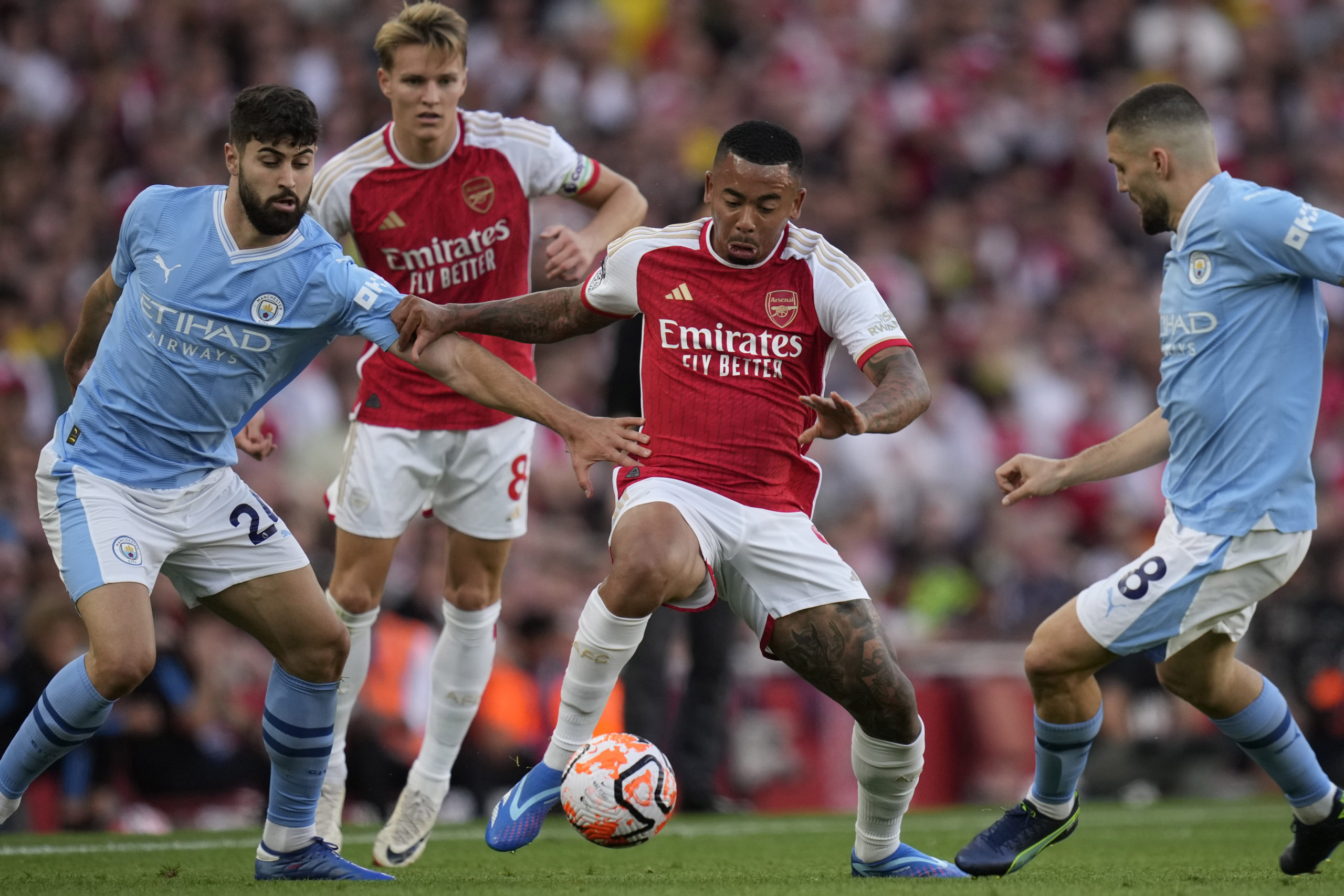 Arsenal og Tottenham på toppen av Premier League, men brukte helgen på å knele for jødehaterne BLM&nbsp;<span>(+)</span>