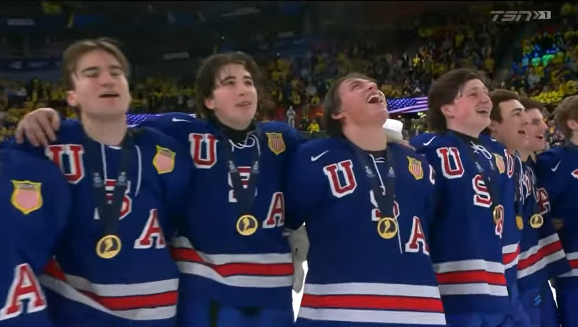 Unge amerikanske ishockeyspillere viser sin patrotiske ånd&nbsp;<span>(+)</span>