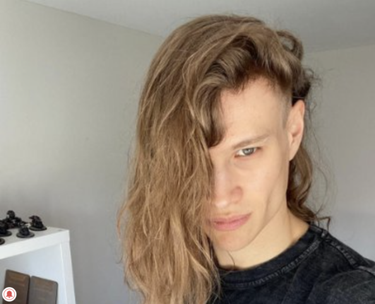 Profesjonelle cricket&shy;spillere skal beskyttes mot trans&shy;idelogien, men amatører og ungdom ofres
