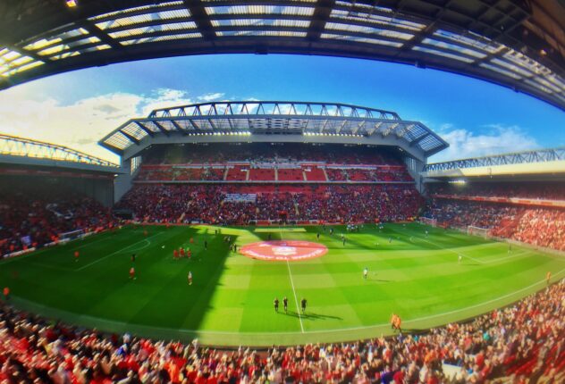 Elon Musk kan bli ny eier av Liverpool FC
