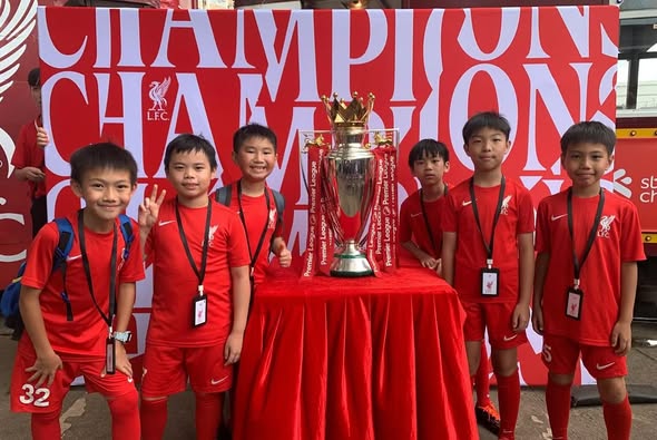 Jubel i Ungarn etter at Liverpool FC legger ut det ungarske flagget på sosiale medier