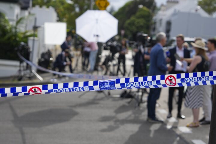 Én drept og 19 såret i masse&shy;skyting i Sydney – 60-åring av gresk opprinnelse pågrepet