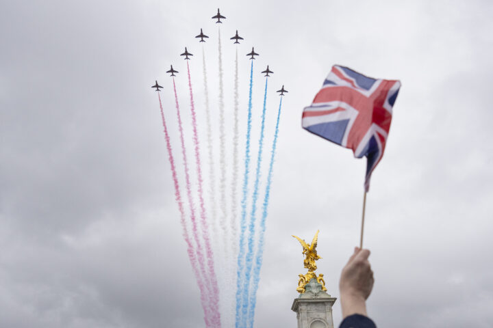 Fotballegende fjernet britisk flagg etter terrorangrep – stemples som «feiging» av medieprofil