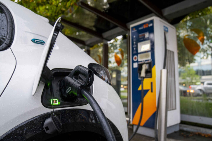 Ferietur med batteribil er fortsatt stressende