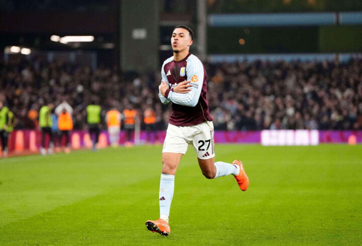 Aston Villa senket United med to drømmescoringer