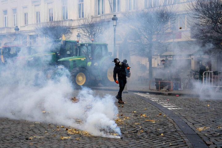 Massive bonde&shy;protester i Brussel mot EUs handels&shy;avtale med Sør-Amerika