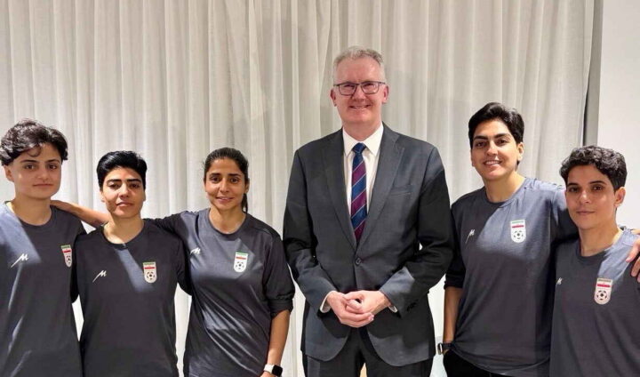 Fikk asyl i Australia, kastet hijaben