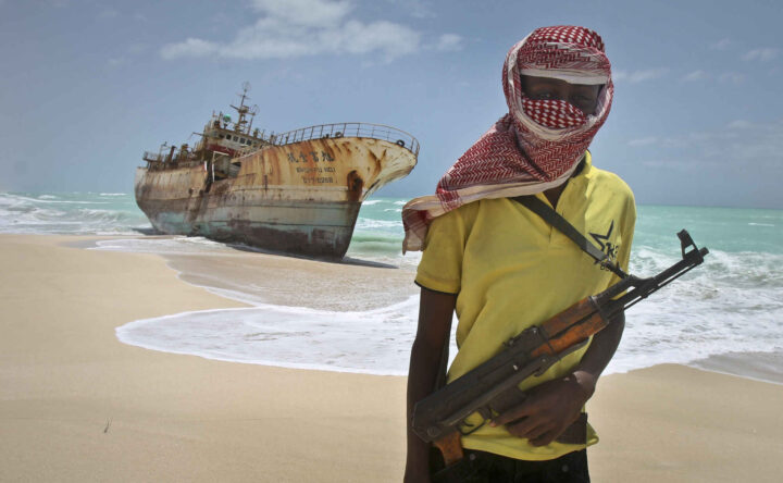 Pirater kaprer nok et skip utenfor Somalias kyst