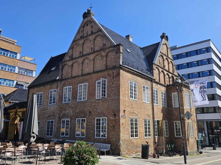 Oslo Kunst&shy;forening 190 år. GRATULERER!