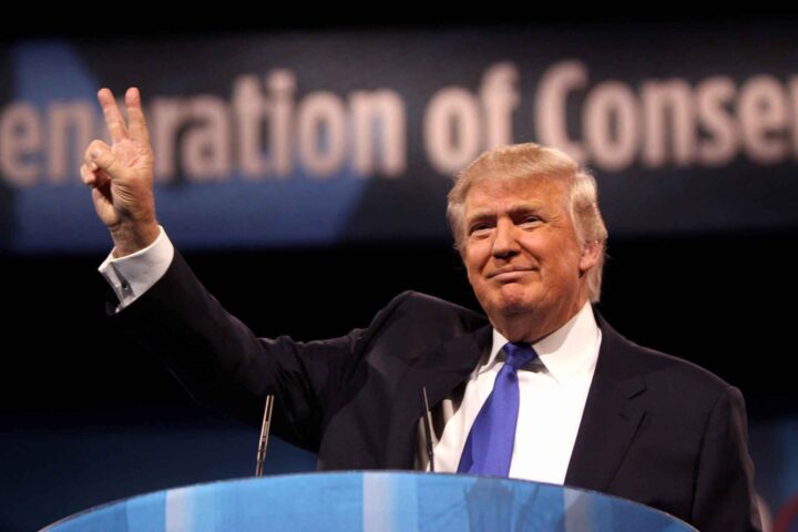 Trump vil idag re&shy;dedikere USA som «one nation under God»