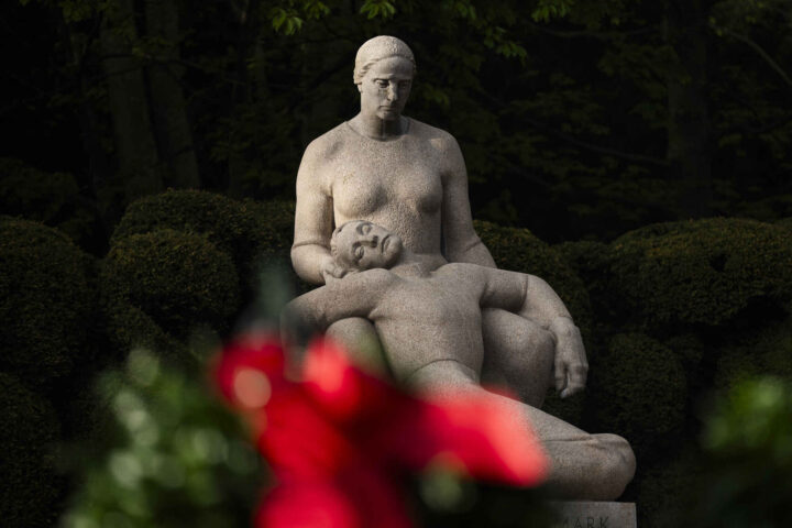 Guds fred være med våre avdøde i Danmarks Rosengård