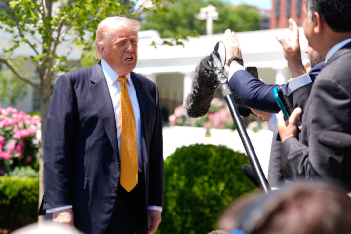 NRK: – En svekket Trump. NTB: – Mentalt utilregnelig