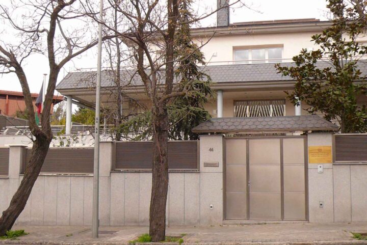 Spania: Afghani&shy;stans ambassadør fra&shy;tatt diplomatisk immunitet efter en rekke vold&shy;tekter