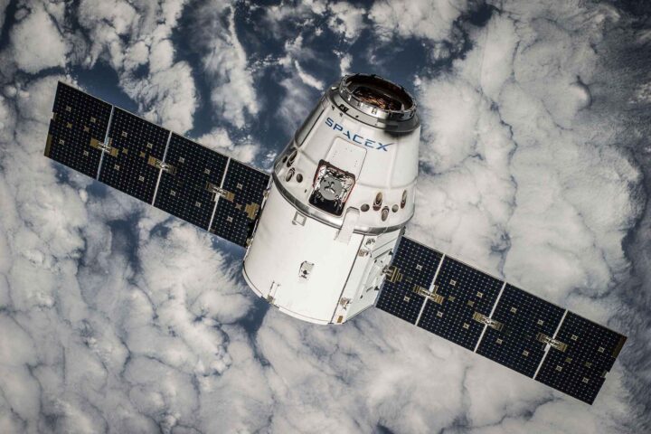 SpaceX henter inn 75 milliarder dollar før sin rekordstore børsnotering
