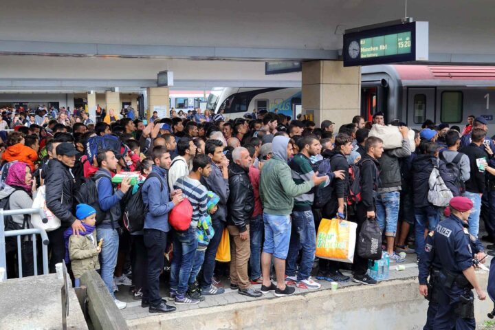 Tysk NGO krever at det ut&shy;arbeides flukt&shy;planer for migranter i tilfelle AfD vinner valget
