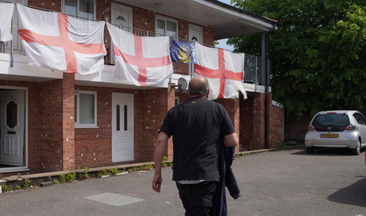 Labour-politiker krever at «skremmende» britiske og engelske flagg tas ned