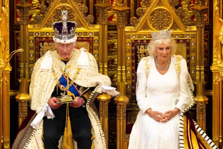London: Protest mot kong Charles’ til&shy;pasning av sin rolle til en post-kristen virkelighet