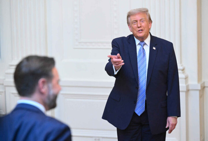 JD Vance markerer eget ståsted i Iran-krigen