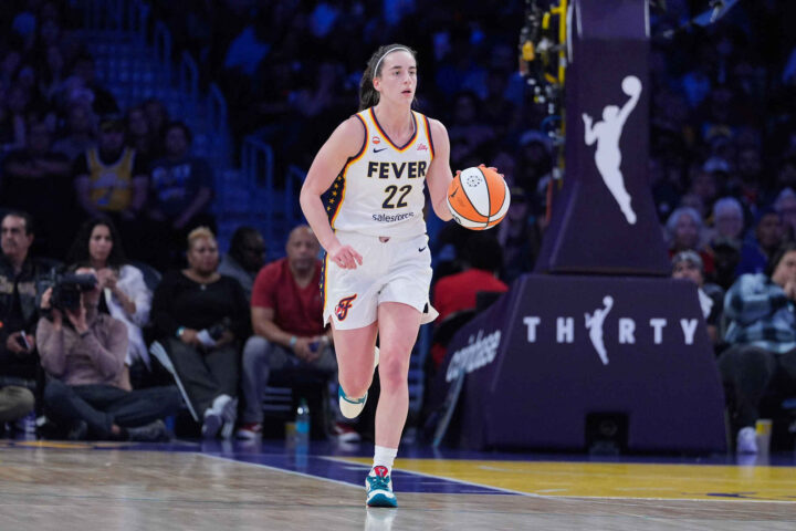 Republikanske poli&shy;tikere krever at WNBA tar «ansvar» for rasis&shy;tiske angrep mot basket&shy;ball&shy;stjernen Caitlin Clark