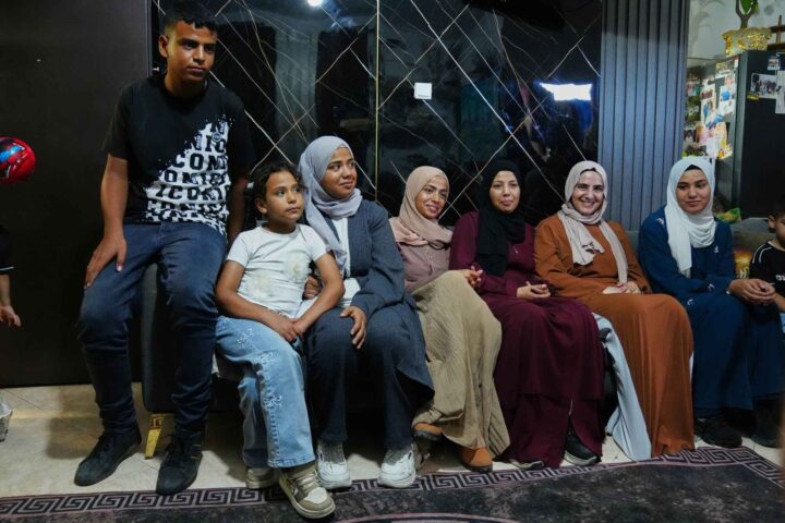 Israel handler; bygger jordvoll gjennom Gaza