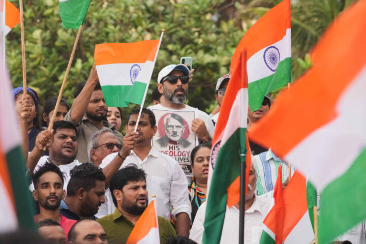 Studentene har veltet utdanningsministeren. Modi neste?