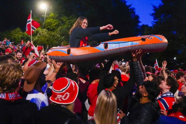 VM-drømmen brast, men festen fortsatte på Slottsplassen: – Takk, Norge!