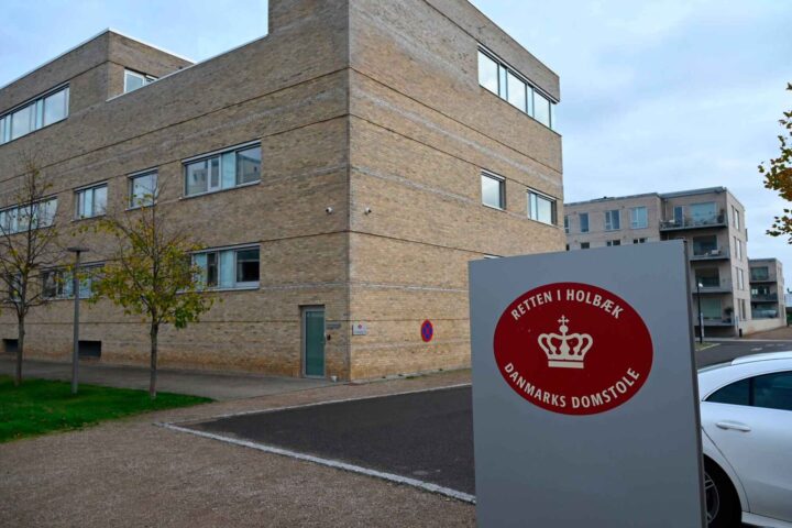 Mann som blir kalt «en 27 år gammel kvinne» voldtar 14 år gammel jente