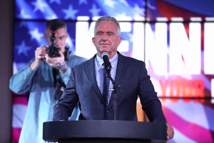 RFK Jr. opphever ansvars&shy;beskyttelsen for covid-vaksine&shy;produsentene