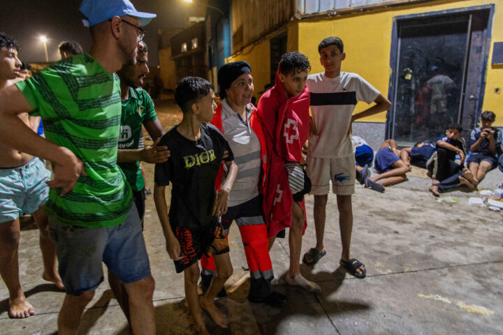 7000 mindreårige i Ceuta kan ikke sendes tilbake – får bli i Spania